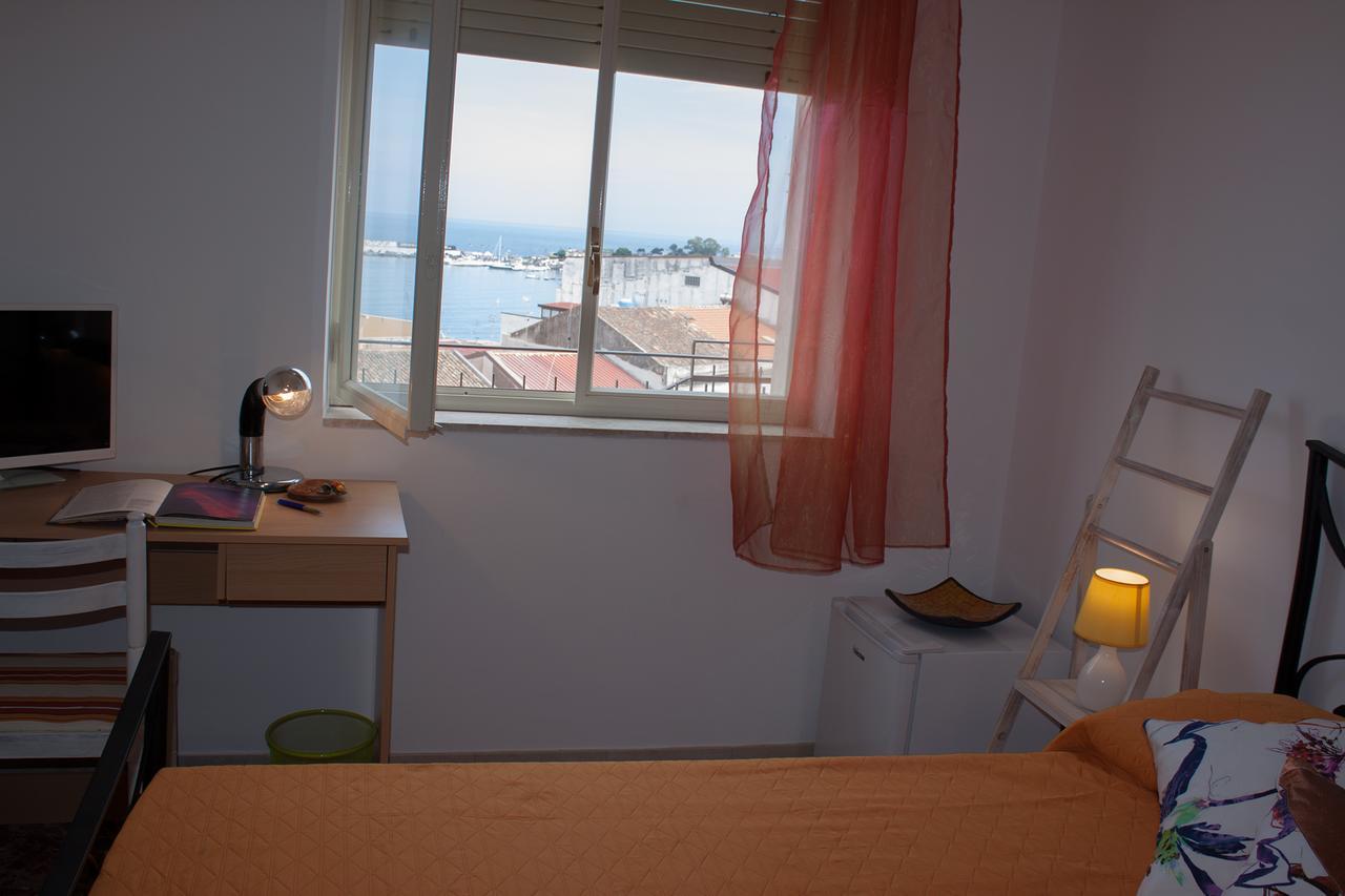 Bed & Breakfast Lighea Giardini-Naxos Extérieur photo